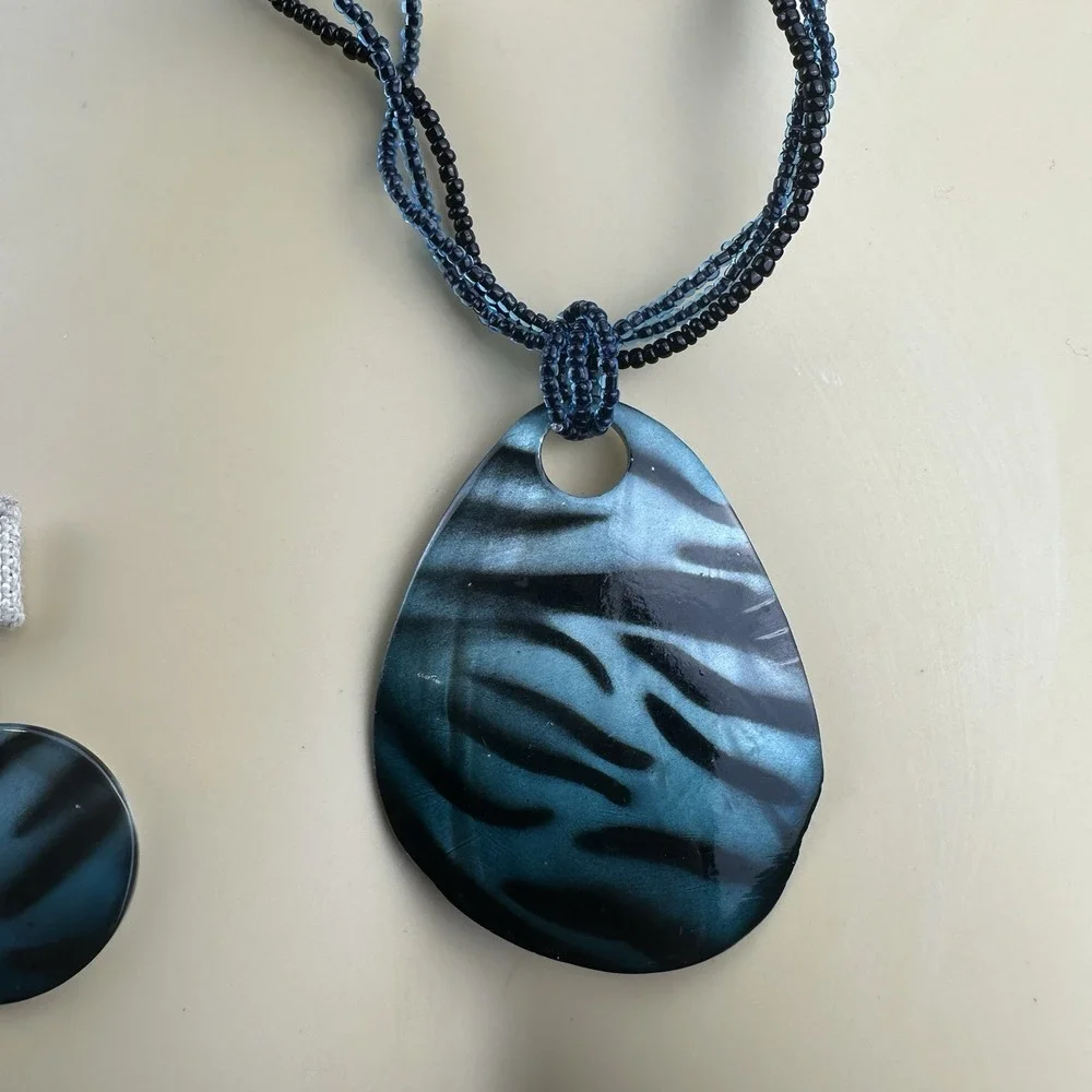VTG Pendant Necklace 34 Inch w Matching Earrings Set Abalone Animal Stripe Beads